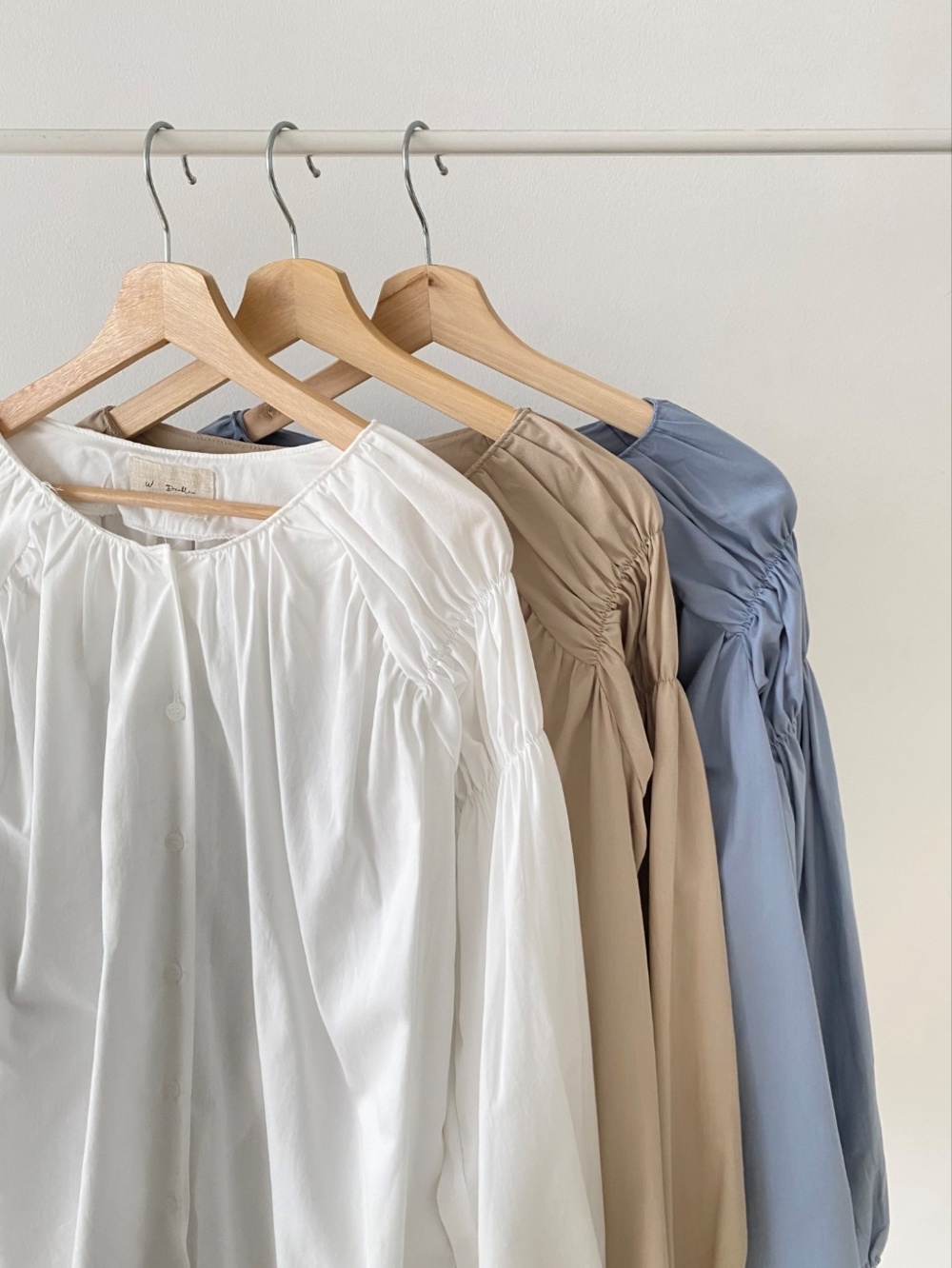 シャーリングショルダーボタンブラウス | 詳細画像21