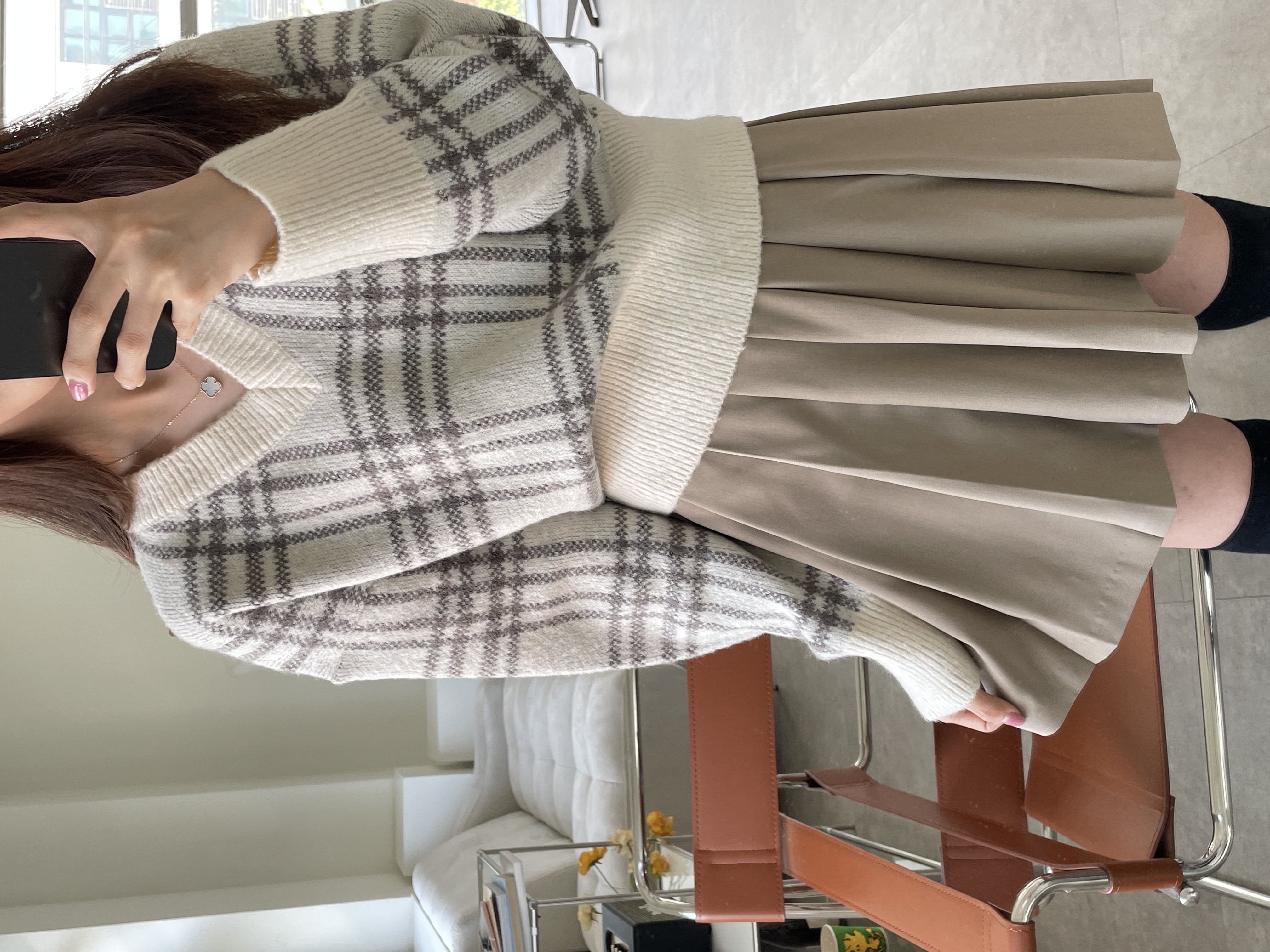 ウール混Vネックチェックニット | レディースファッション通販 - DHOLIC