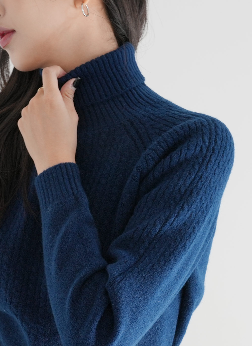 ケーブルタートルネックニット | 詳細画像4