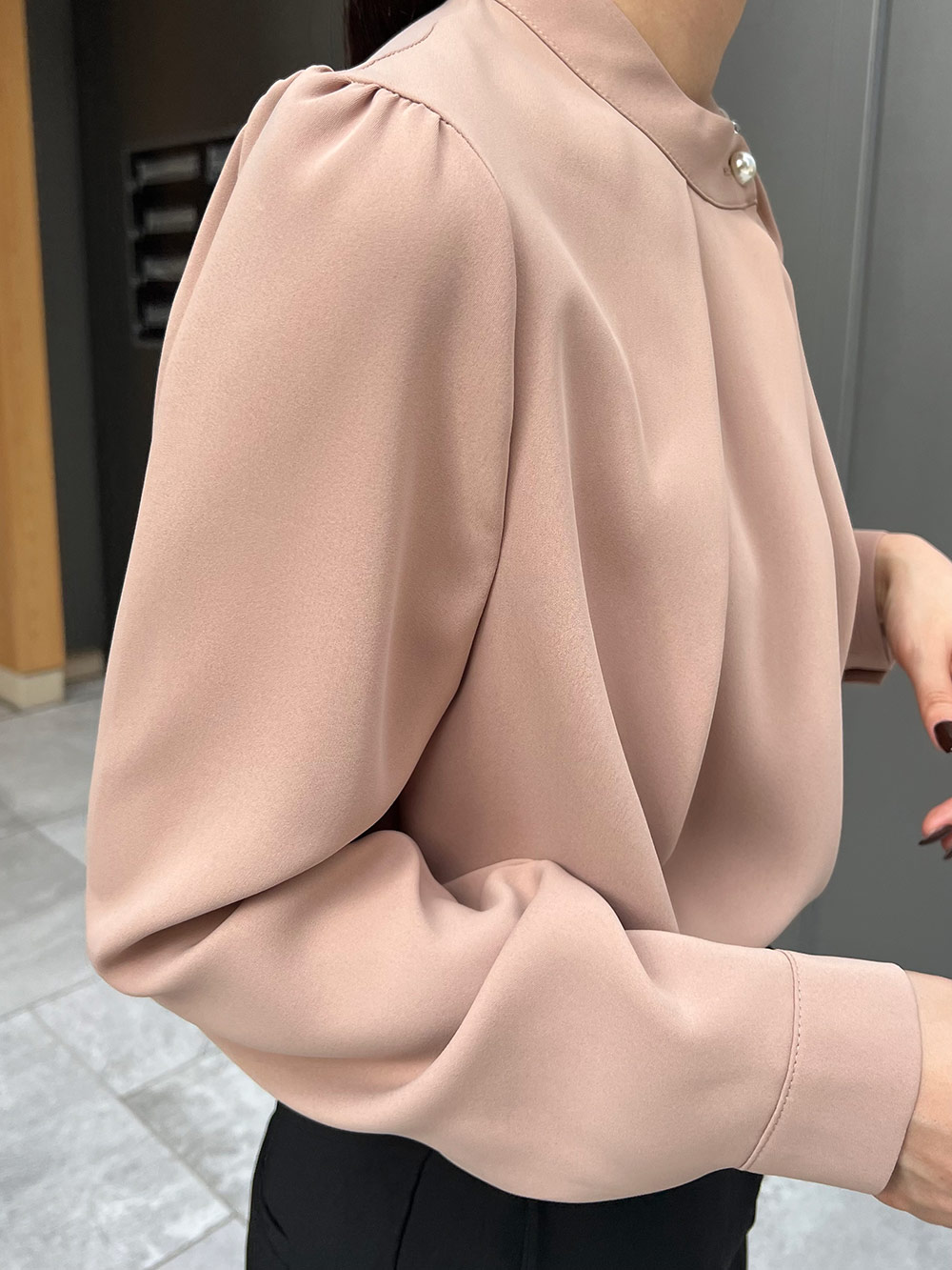 フェイクパールブラウス | 詳細画像9