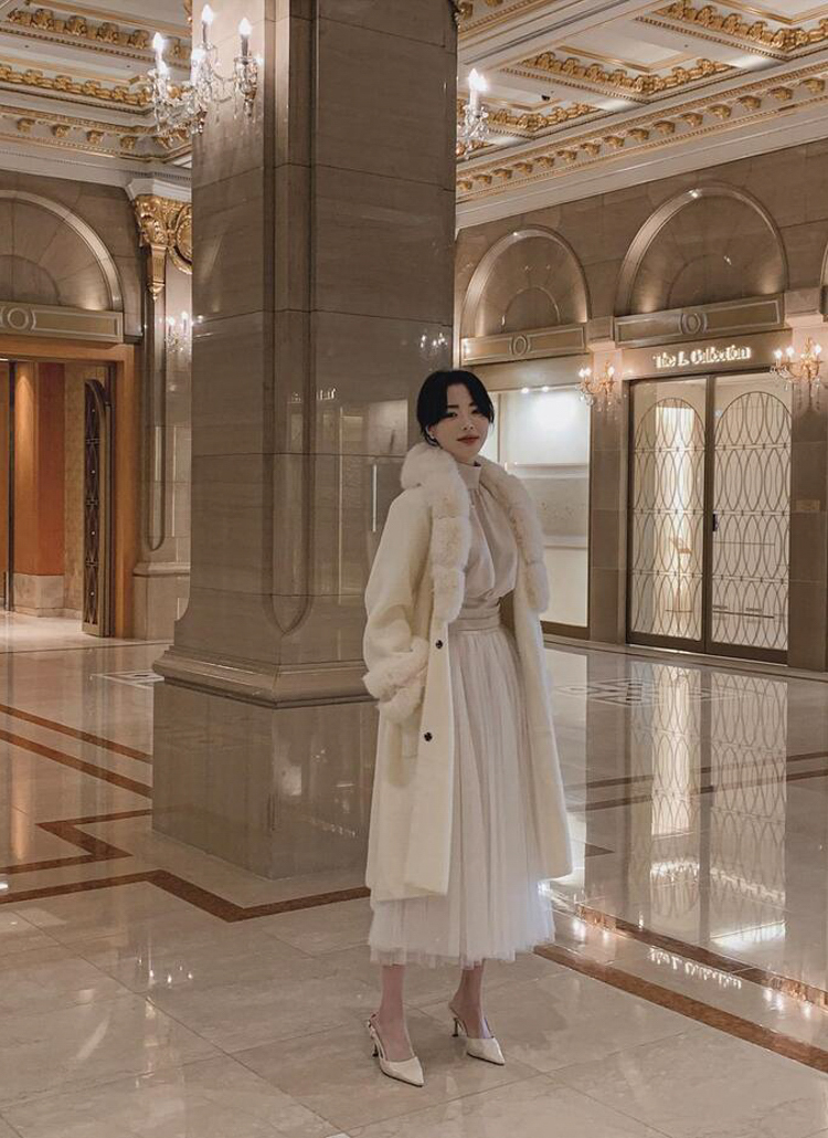 未使用 BLUGIRL ラビットファー カーディガン ホワイト 定価49000円 セール】ファー付き Vネック リブ ニット カーディガン（カーディガン