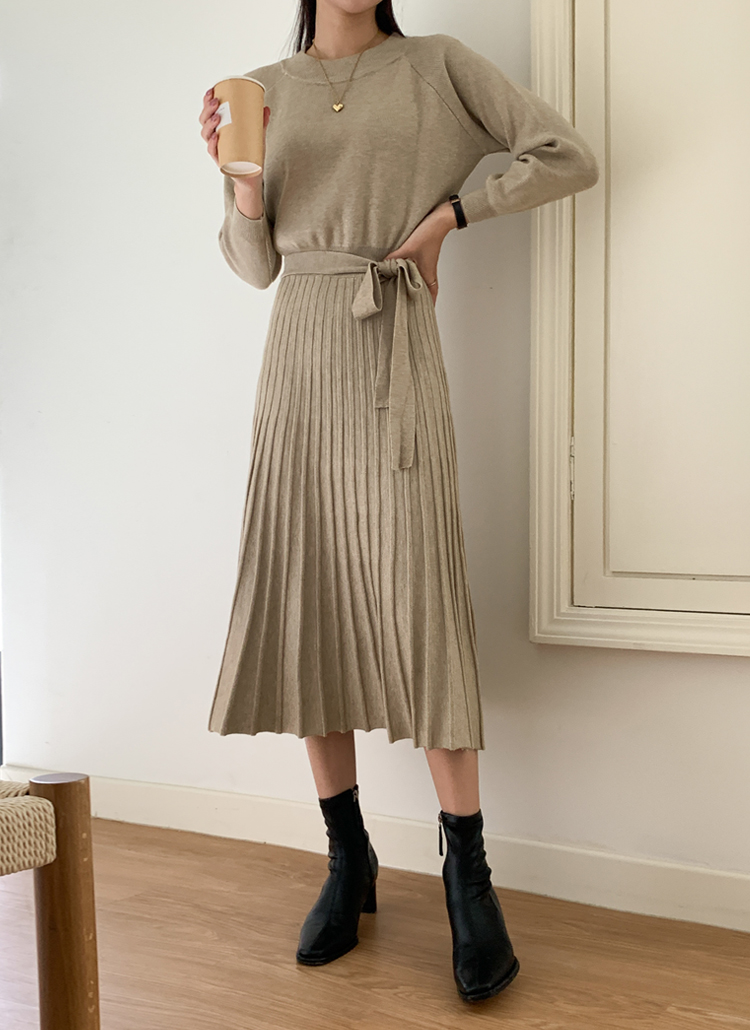 新品未使用　THE TOE ニットワンピース ベージュ THE TOE ニットワンピース ベージュ - メルカリ