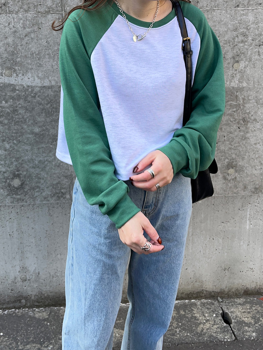 ラグランクロップド長袖Tシャツ | レディースファッション通販 - DHOLIC