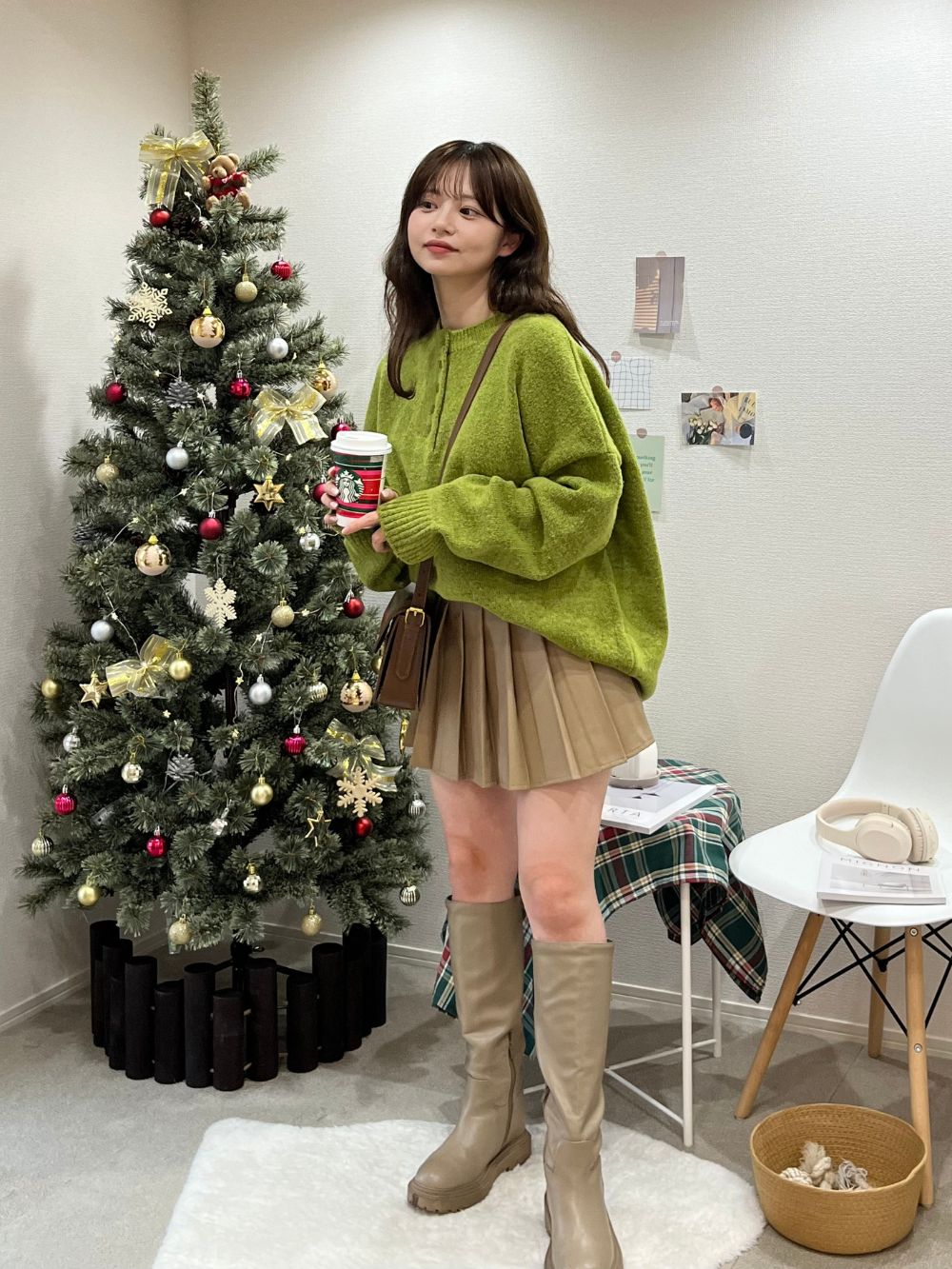 美品✨ GUCCI プリーツスカート ビット レザー 金ボタン ウール カーキ 美品✨ GUCCI プリーツスカート ビット レザー 金ボタン ウール カーキ