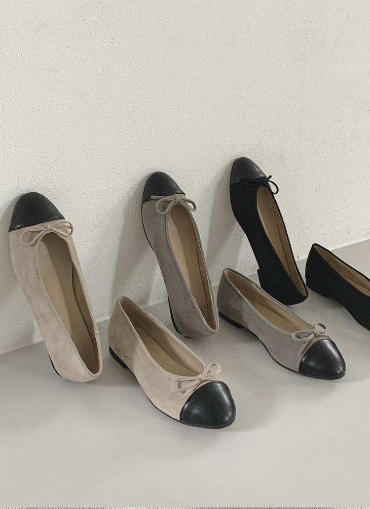 レディス〉スウェードフラットシューズ 未使用✨JIMMY CHOO フラット