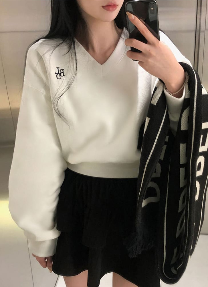 beidelli made]裏起毛Vネック刺繍クロップドスウェット | レディース