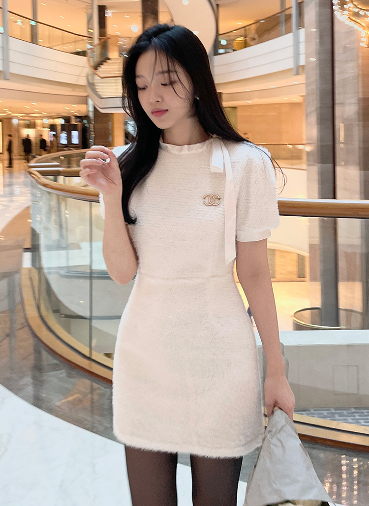 サテンリボンファータッチ半袖ミニワンピース | レディース