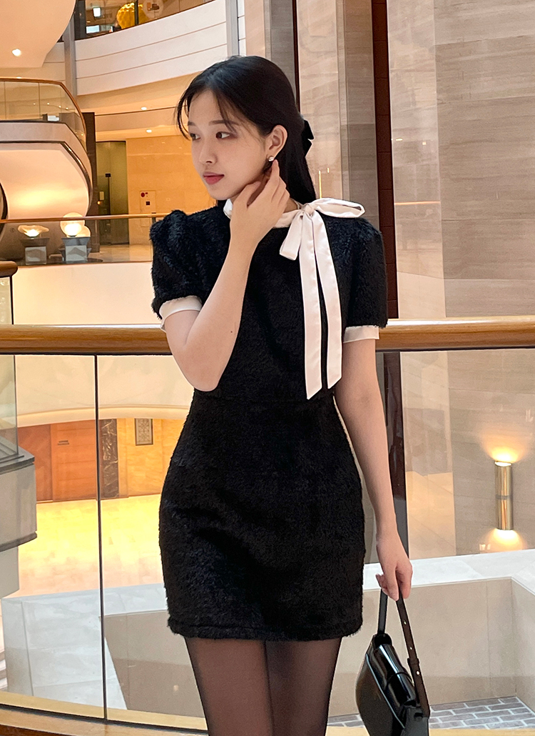 サテンリボンファータッチ半袖ミニワンピース | レディース