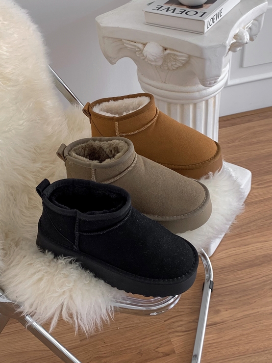新品・未使用】UGG ムートンブーツ ブラック 23.5 【公式通販】