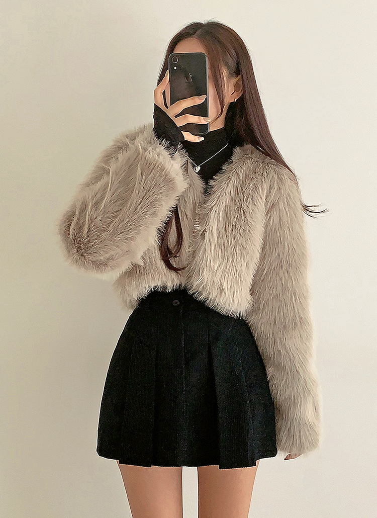 Vネックエコファークロップドジャケット | レディースファッション通販