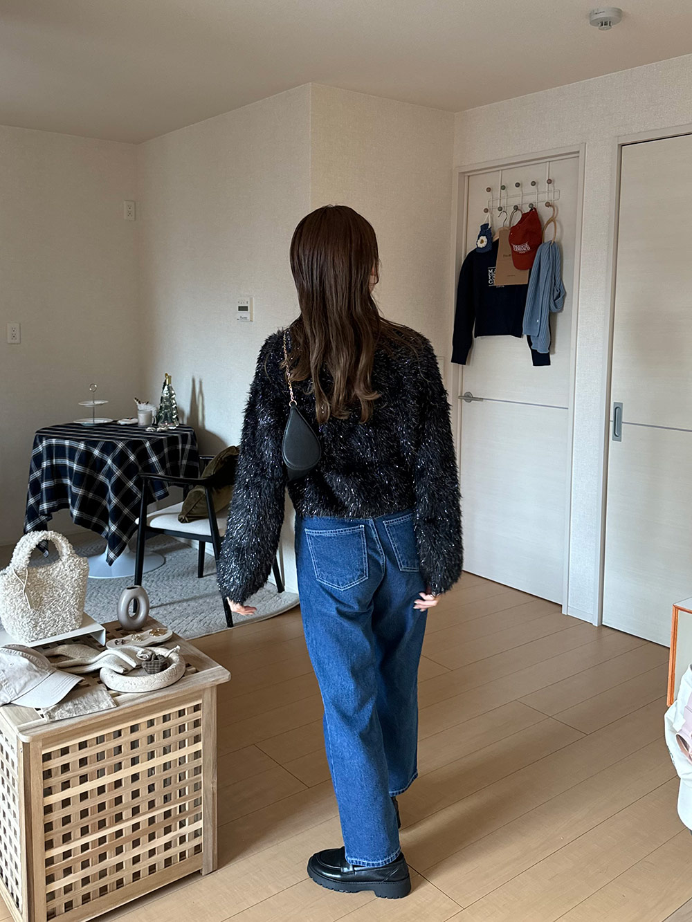 Vネックシャギーニット | レディースファッション通販 - DHOLIC