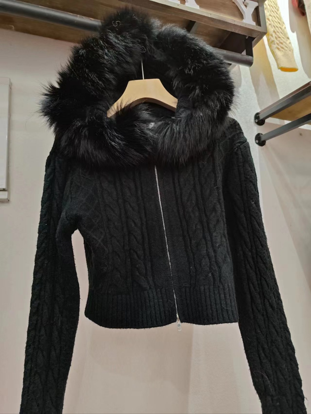 DKNY ファーフード付き ニット ジャケット