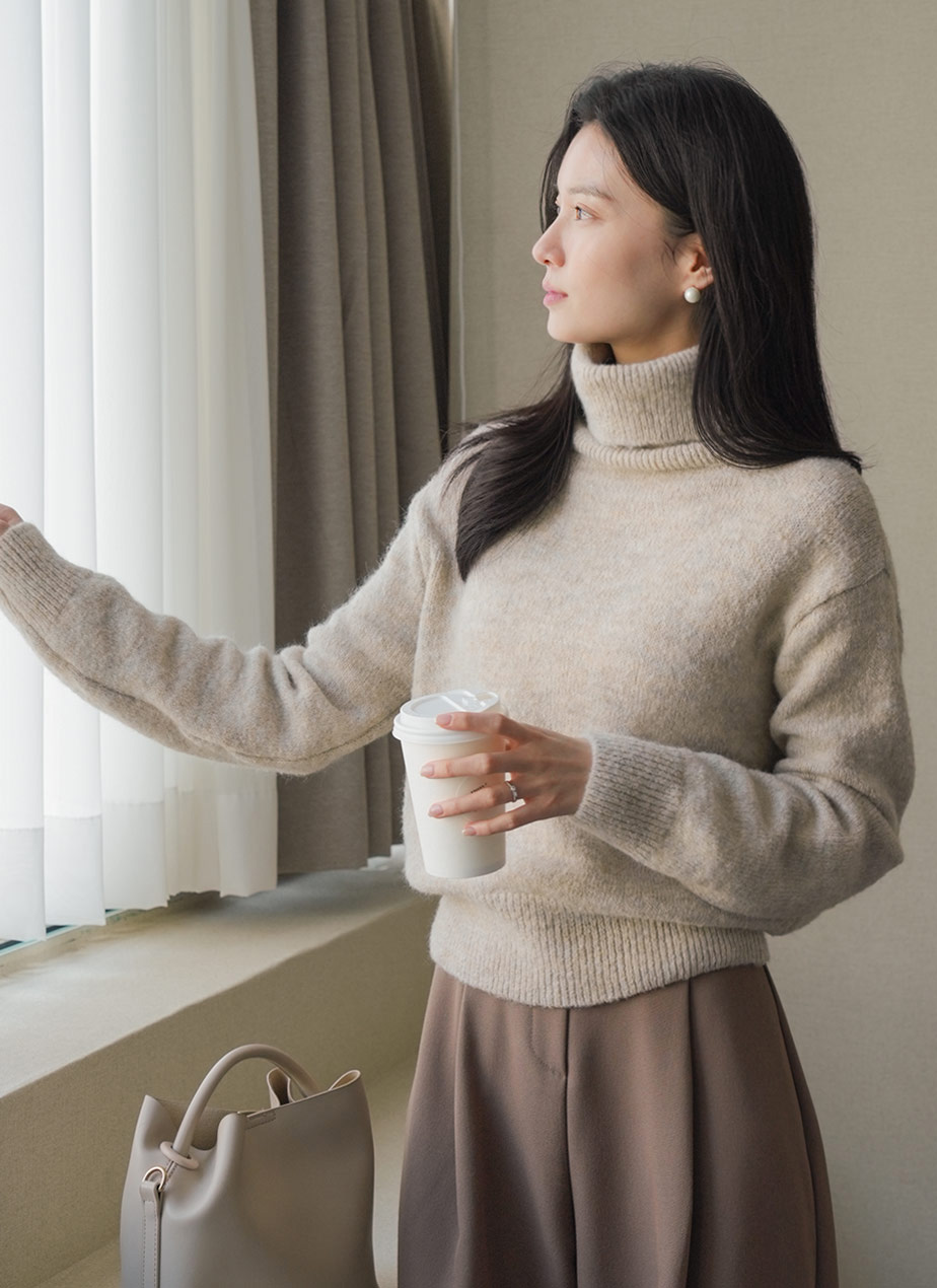ウール混タートルネッククロップドニット | レディースファッション