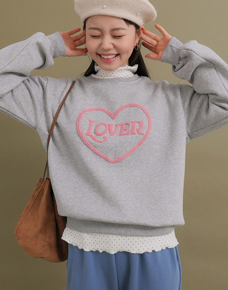 devoaストレッチ裏毛スウェットです。 裏起毛ボアLOVERハートロゴスウェット | レディースファッション
