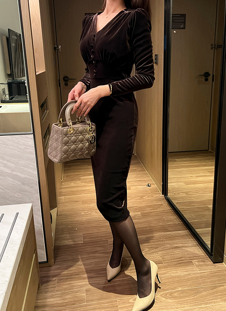 Vネックボタンベロアワンピース | レディースファッション通販 - DHOLIC