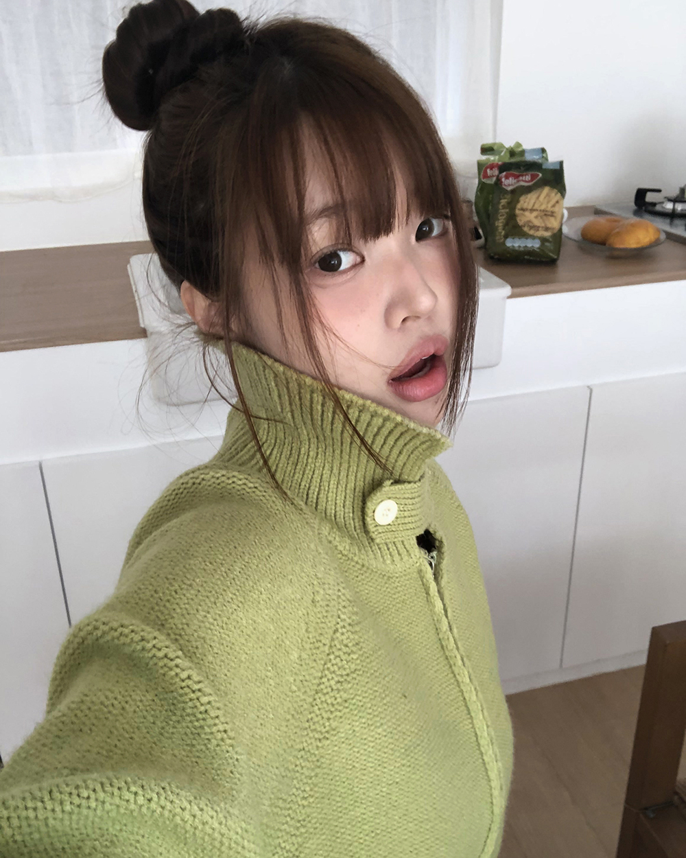 専用　19AW ドッキングニット　左胸ボタン　カーデ　フリル　ハイネック 専用 19AW ドッキングニット 左胸ボタン カーデ フリル ハイネック