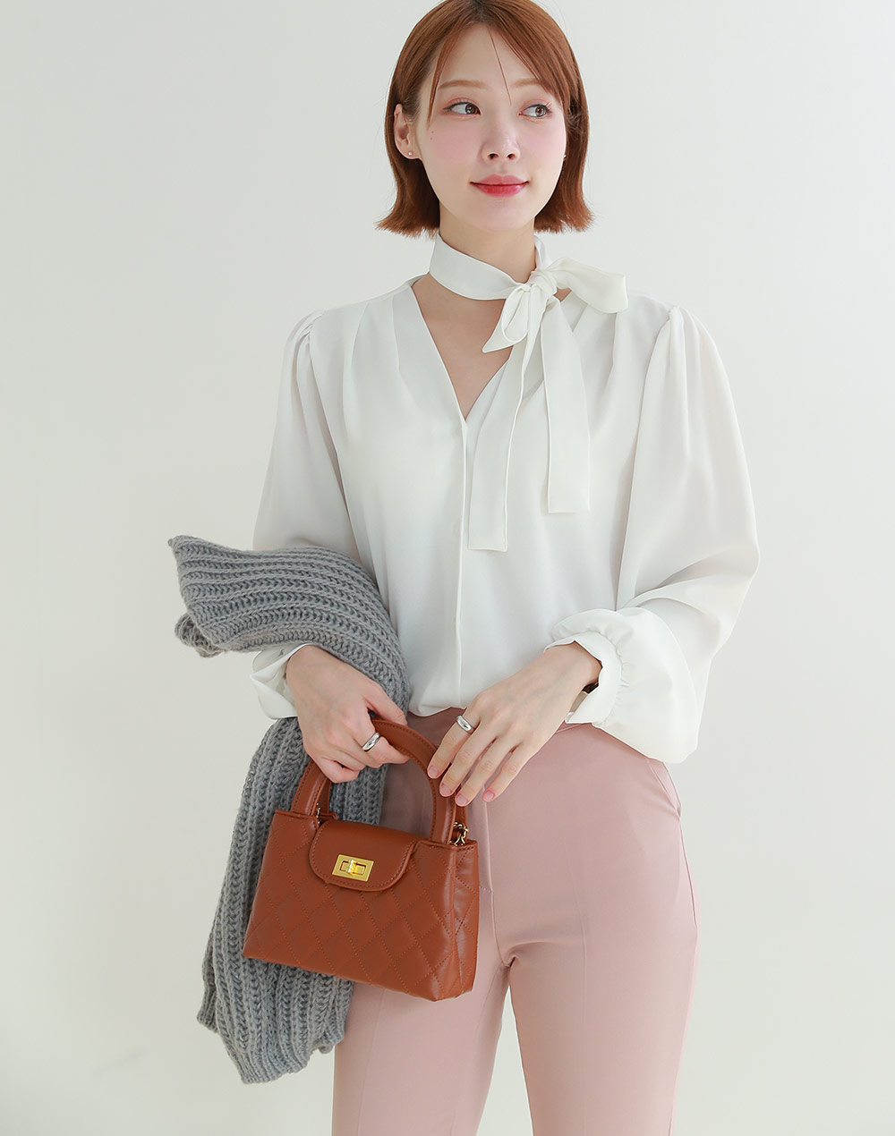 ストラップ付Vネックパフスリーブブラウス | DHOLIC | 詳細画像4