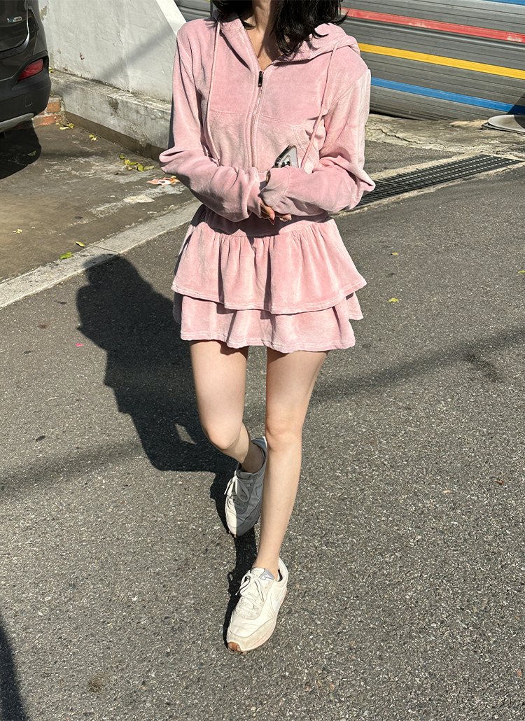 ♡*様 BLACKPINK ベロアジップアップフーディー ミニスカート アイボリ ベロアパーカー&ダブルフリルミニスカートSET | レディース