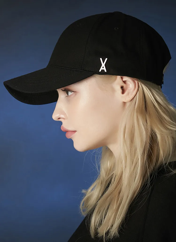 [TWICE ミナ着用]スタッドロゴオーバーキャップ | 詳細画像1