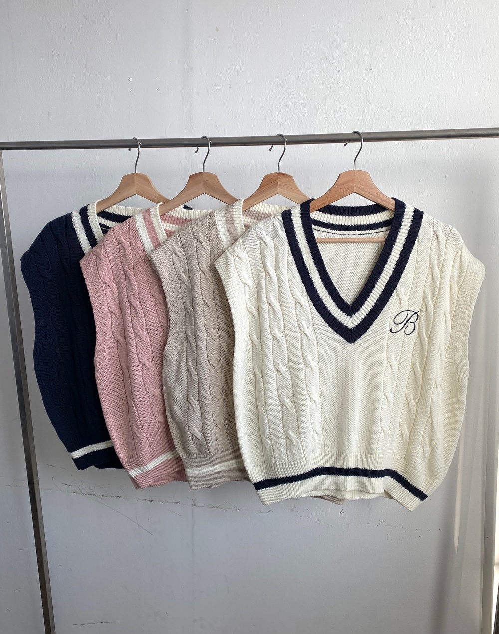 B刺繍ケーブルチルデンニットベスト | 詳細画像14