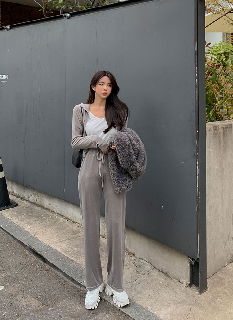 Velour Baller Pant - Espresso | Alo Yoga