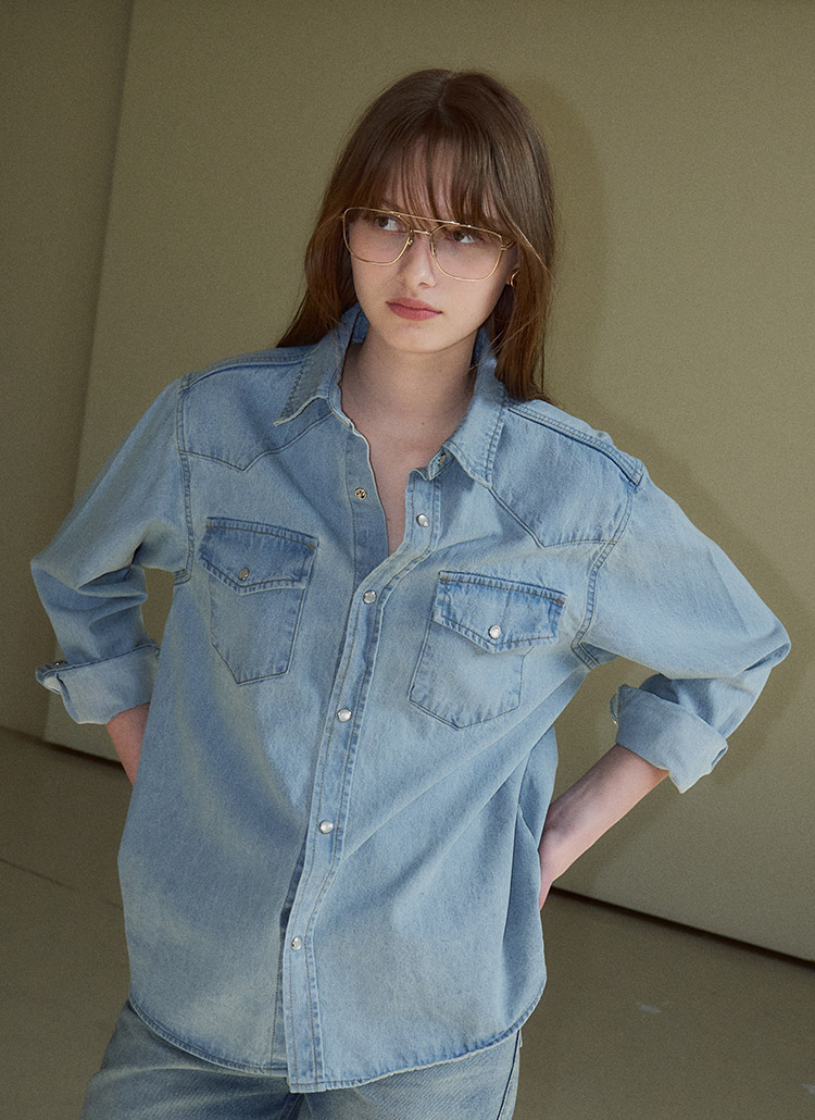 スナップボタンフラップデニムシャツ(Light blue) | レディース