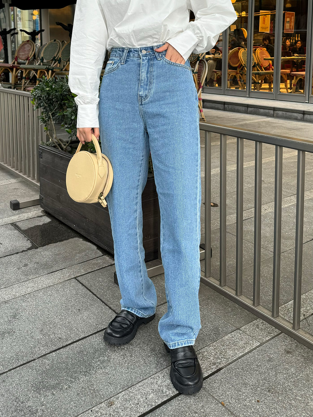 フェイクレザーパッチストレートデニムパンツ | レディース