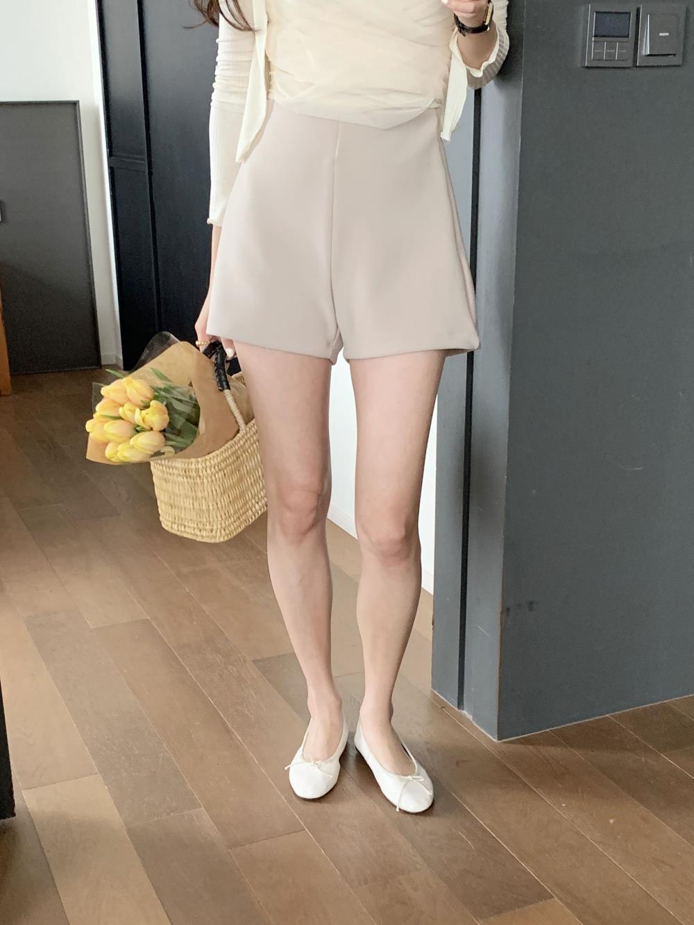 ボタンレスヒップダーツショートパンツ | 詳細画像17