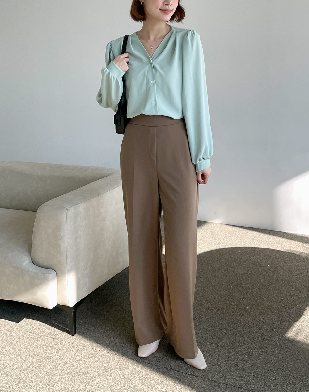 ストラップ付Vネックパフブラウス | DHOLIC | 詳細画像5