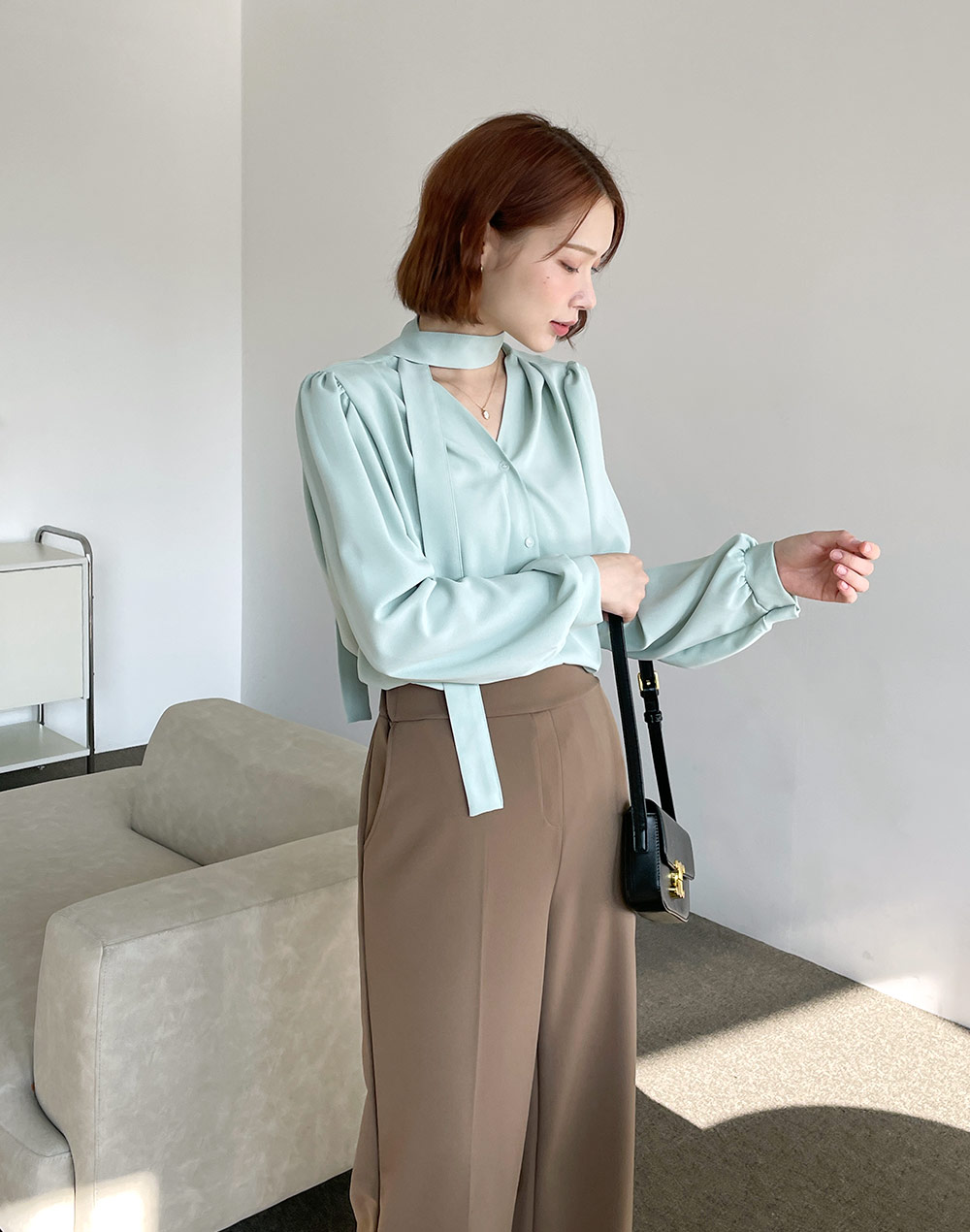 ストラップ付Vネックパフブラウス | DHOLIC | 詳細画像10