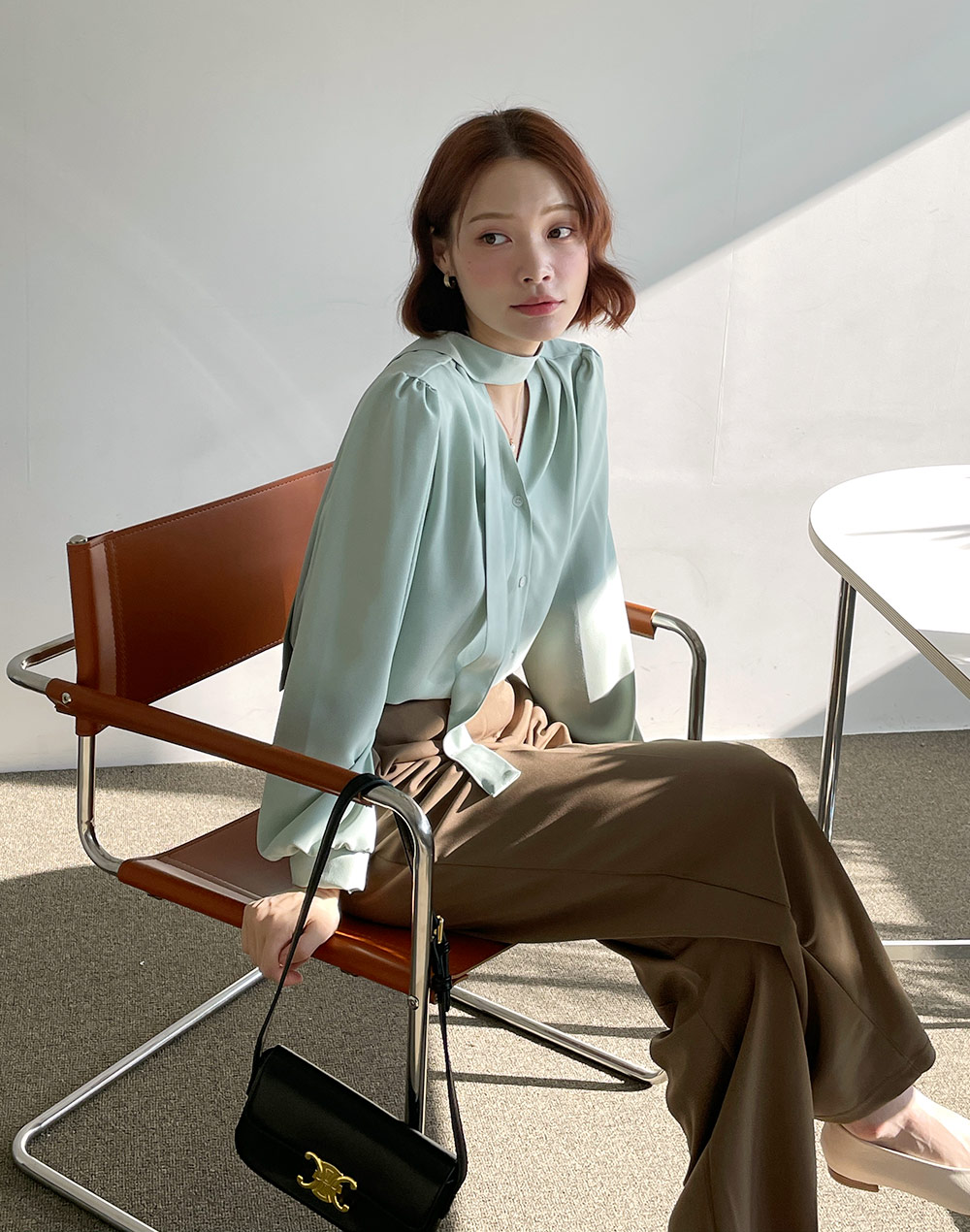 ストラップ付Vネックパフブラウス | DHOLIC | 詳細画像11