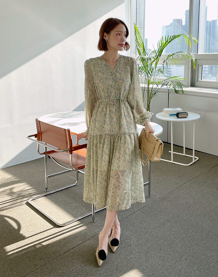 新品未使用品✨ ストロベリーフィールズ 花柄シフォン袖