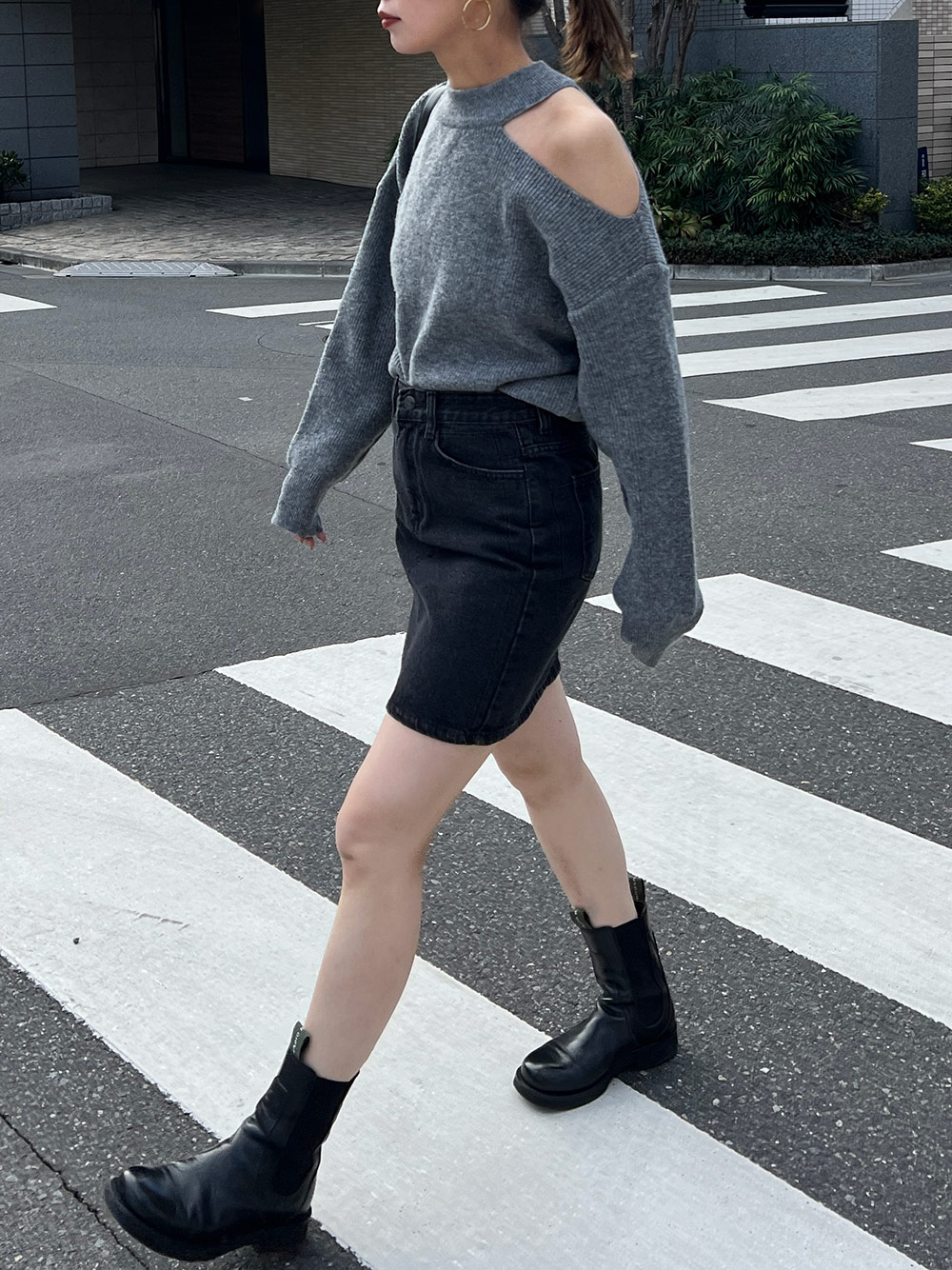 カシミヤ混カットアウェイショルダーニット | レディース