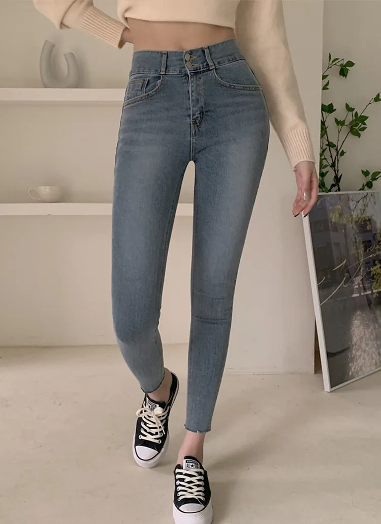 ツーボタンスキニーデニムパンツ | lilyti | 詳細画像1