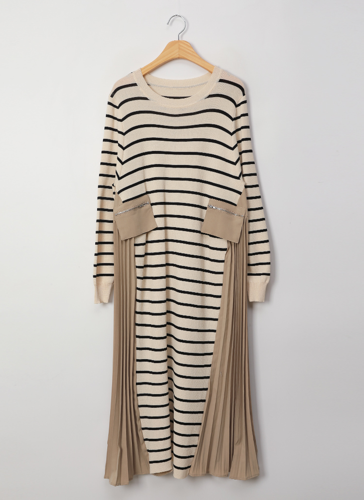 未使用 ベルンハルトウィルヘルム ワンピース プリーツ ボーダー 未使用 ベルンハルトウィルヘルム ワンピース プリーツ ボーダー