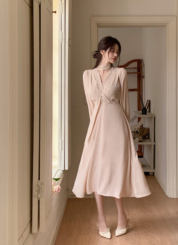 チョーカーVネックシャーリングワンピース | レディースファッション チョーカーVネックシャーリングワンピース | レディースファッション