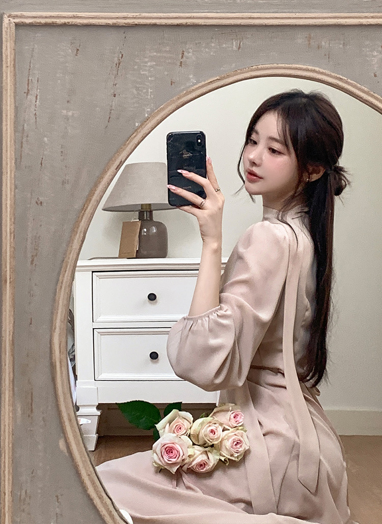 【新品未使用】エメイン　Vネックシャーリングワンピース 新品】Aimeine エメイン Vネックシャーリングワンピース - メルカリ