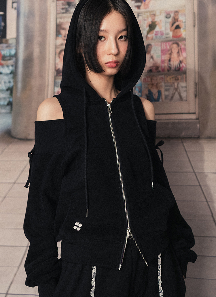 ニ*ン様 d.i.a オフショルダー パーカー 黒 ニ*ン様 d.i.a オフショルダー パーカー 黒