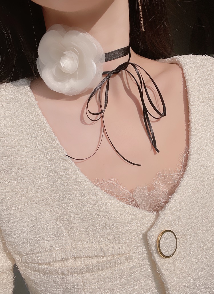 ハンドメイドステートメントジュエリー　チョーカーネックレス　『花』 フラワーチョーカーストラップネックレス | レディースファッション