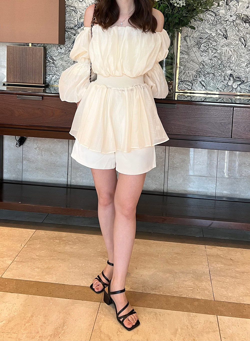 セール】chiffon off shoulder blouse / シフォンオフショルダー