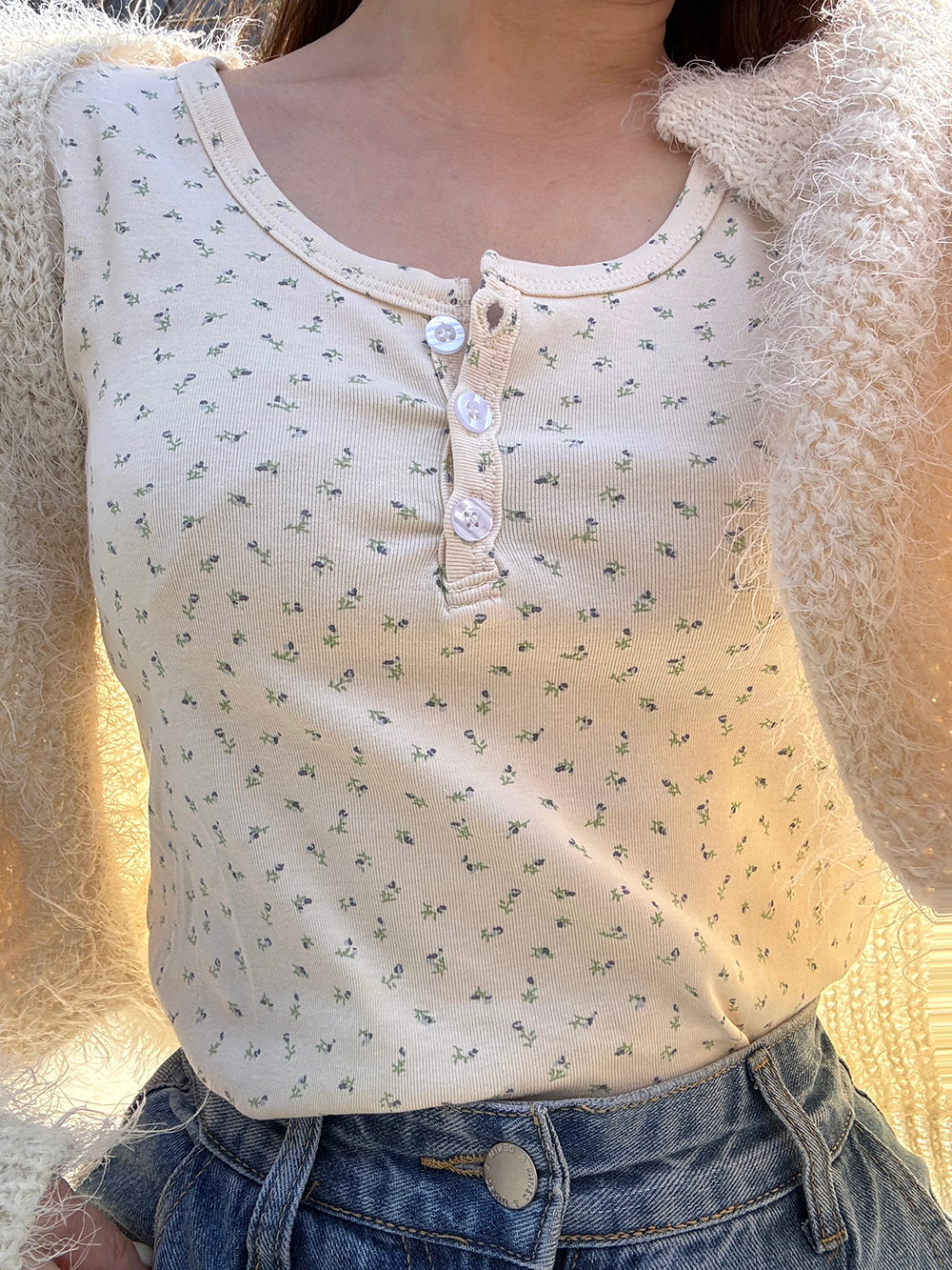 花柄ヘンリーネックリブTシャツ | レディースファッション通販 - DHOLIC