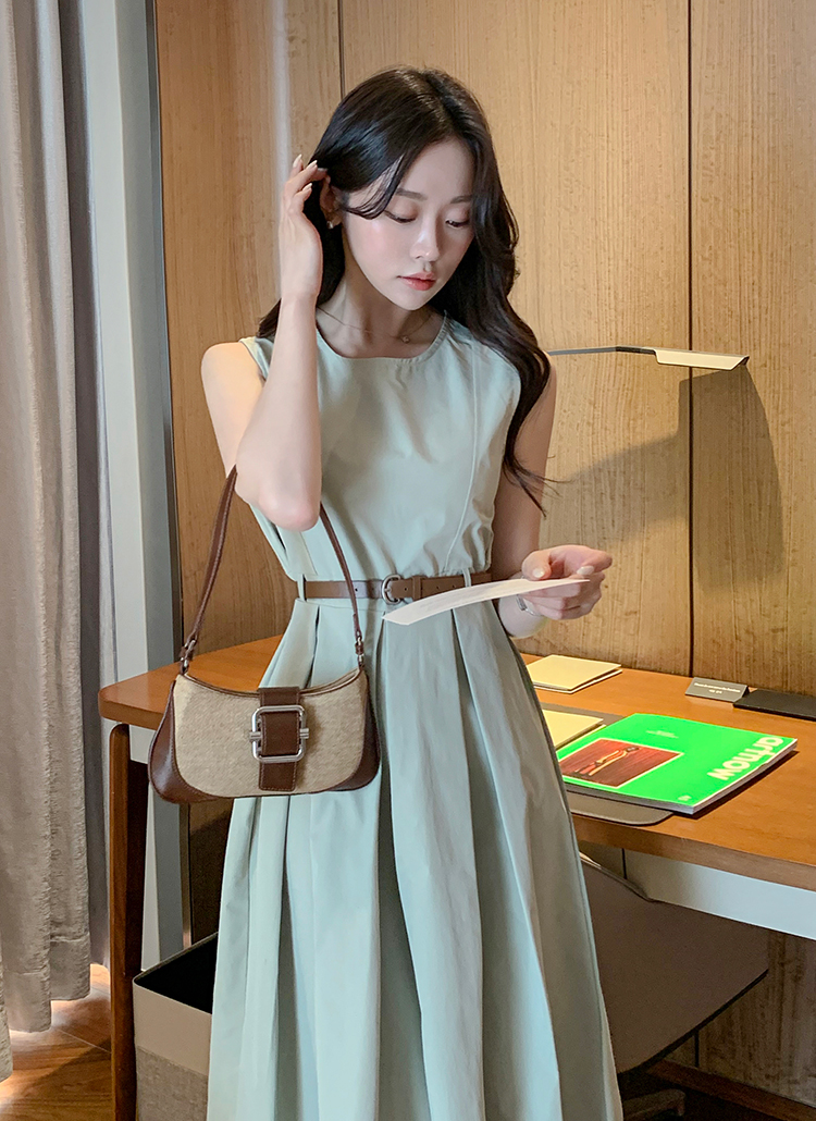 ベルト付プリーツスリーブレスワンピース | レディースファッション