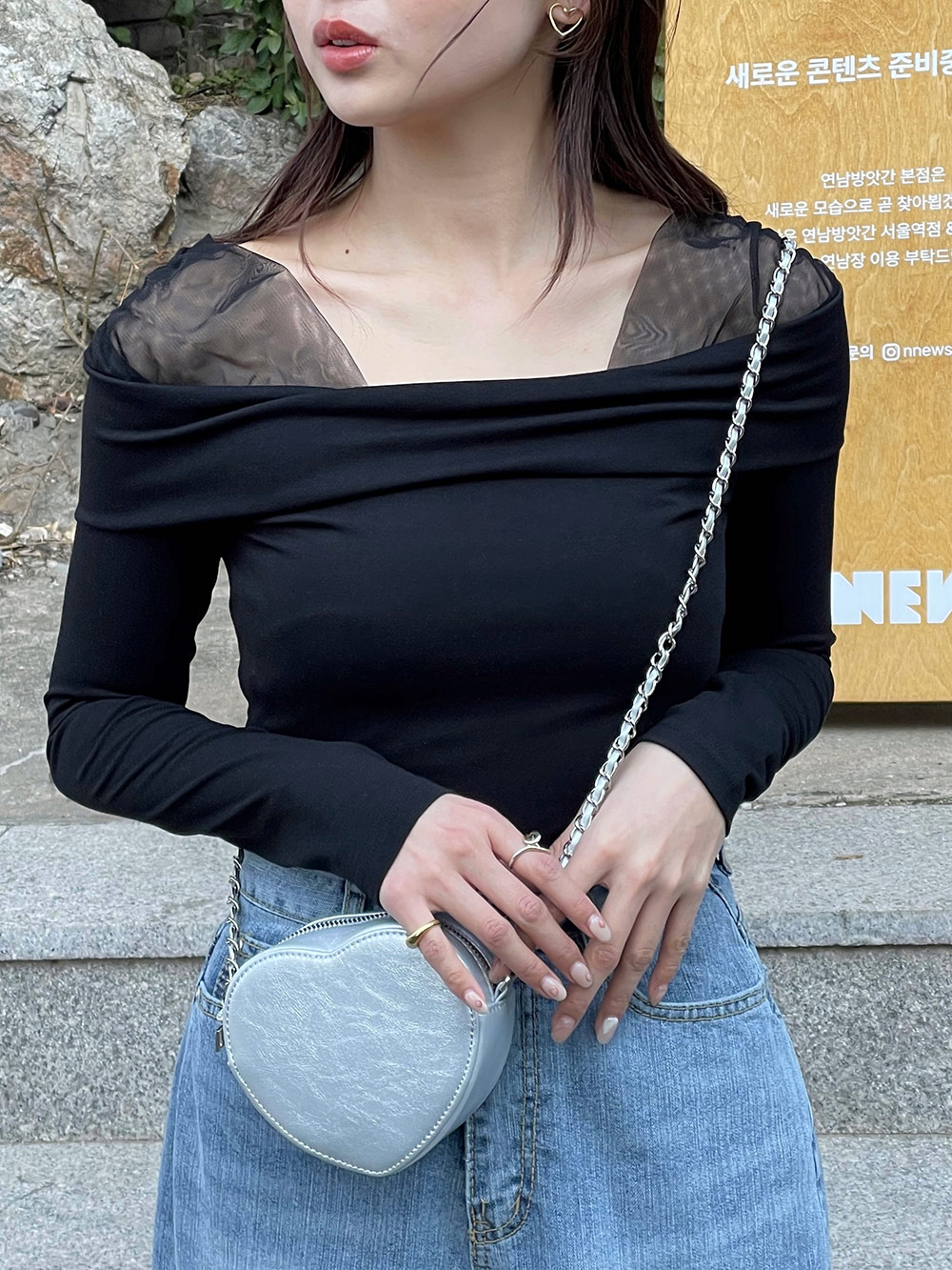 dholicシャーリングオフショルダーTシャツ　ネイビー シャーリングオフショルダーTシャツ | レディースファッション通販