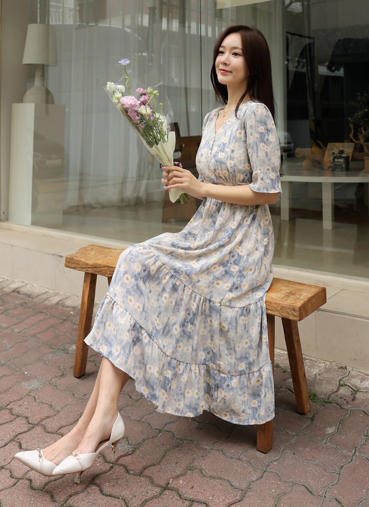 Vネック水彩画風フラワーワンピース | レディースファッション通販