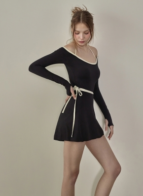 【Vikini Vender】シャーロットドレープラッシュガード BLACK Vikini Vender】シャーロットドレープラッシュガード BLACK