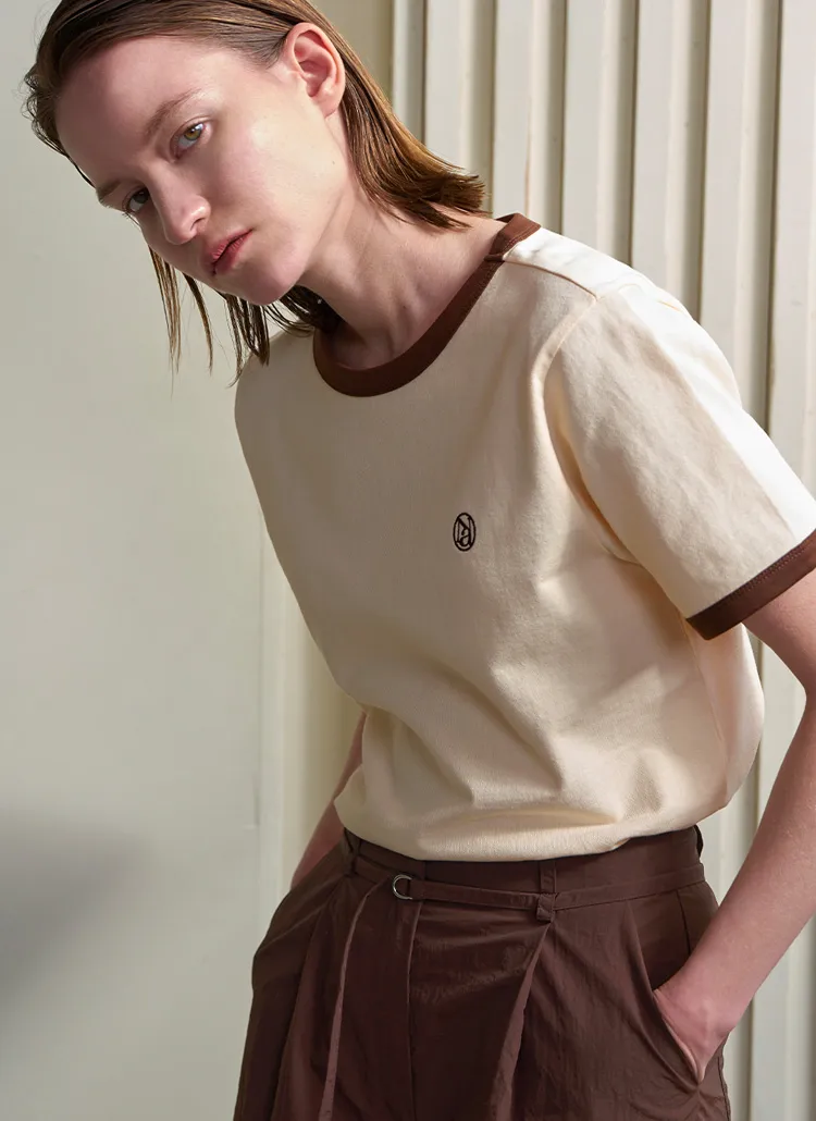 ミニ刺繍バイカラーTシャツ | レディースファッション通販 - DHOLIC
