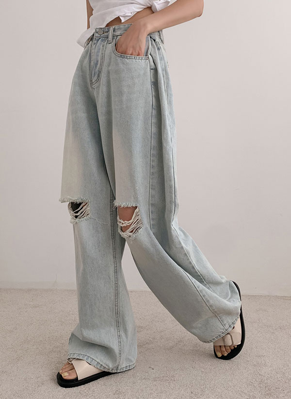 現行タグ✨バーバリー152(12y) ホワイトデニムパンツ　ロコボタン　XS〜S 現行タグ✨バーバリー152(12y) ホワイトデニムパンツ ロコボタン