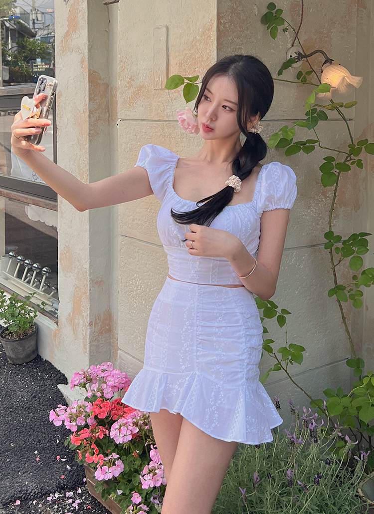 花柄刺繍スクエアキャップブラウス&ミニスカートSET | レディース