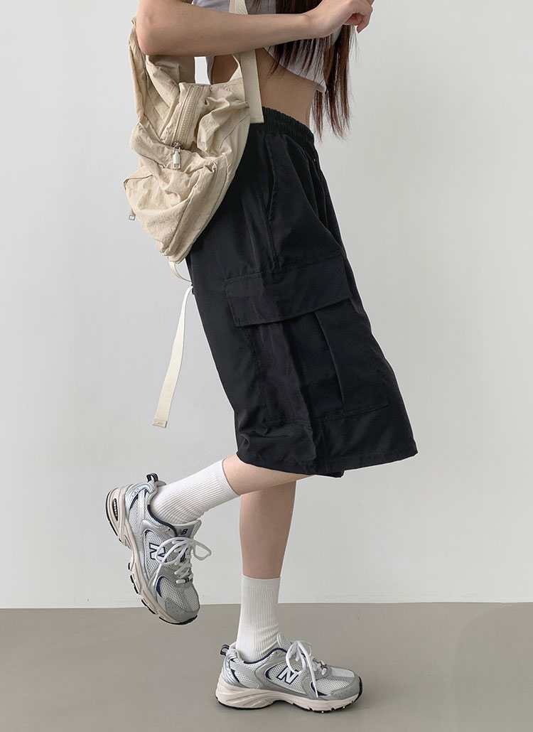 新品、未使用アパルトモンフィブリルサテンカーゴパンツ