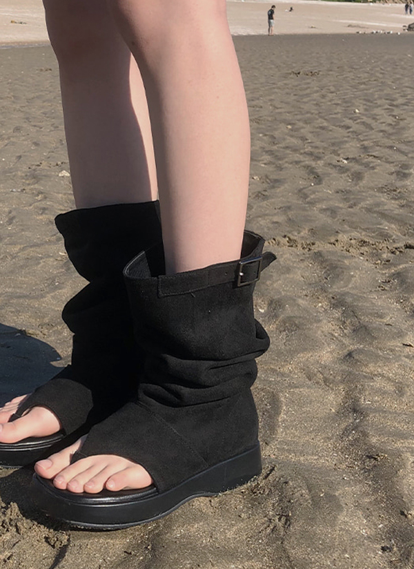 25SS■TOTEME■スエード トングサンダル Sandals | TOTEME